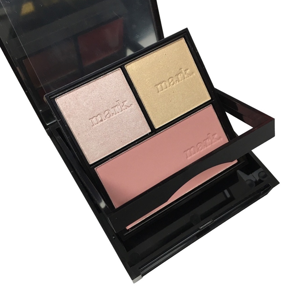 mark. Flip for It New York Spring Color Kit Compact Eyeshadow Blush Lip Color